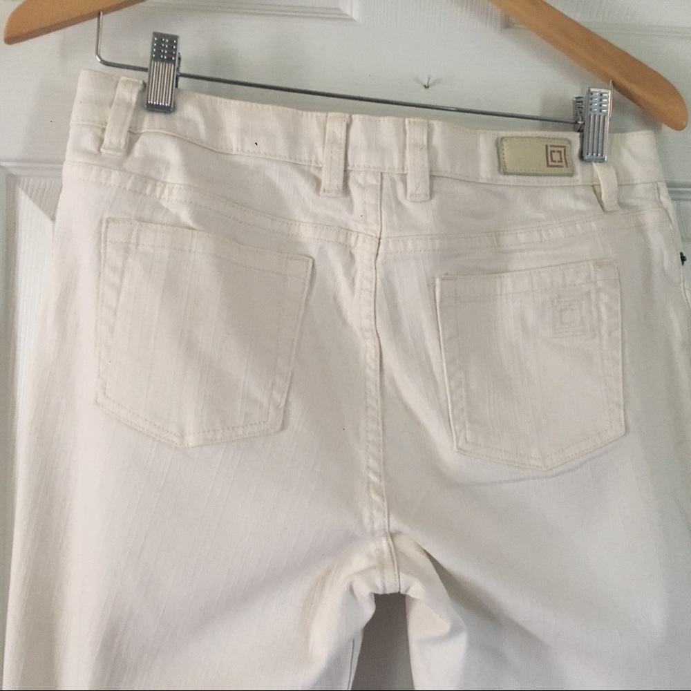 Liz Claiborne Off-White Cropped Pants - Picture 5 of 6